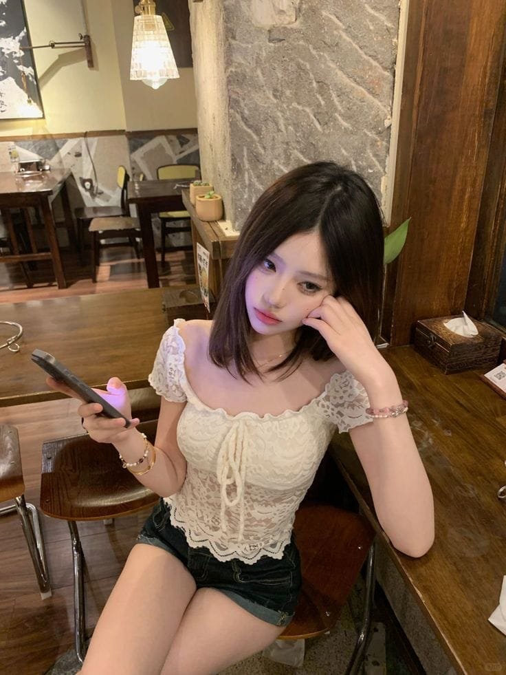 Gái đẹp tóc ngắn cá tính