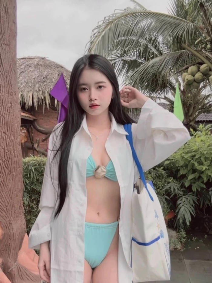 Gái xinh 2k10 rạng rỡ