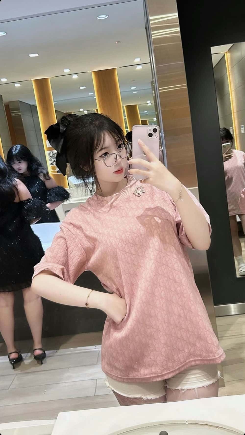 Gái xinh 2k12 ngọt ngào