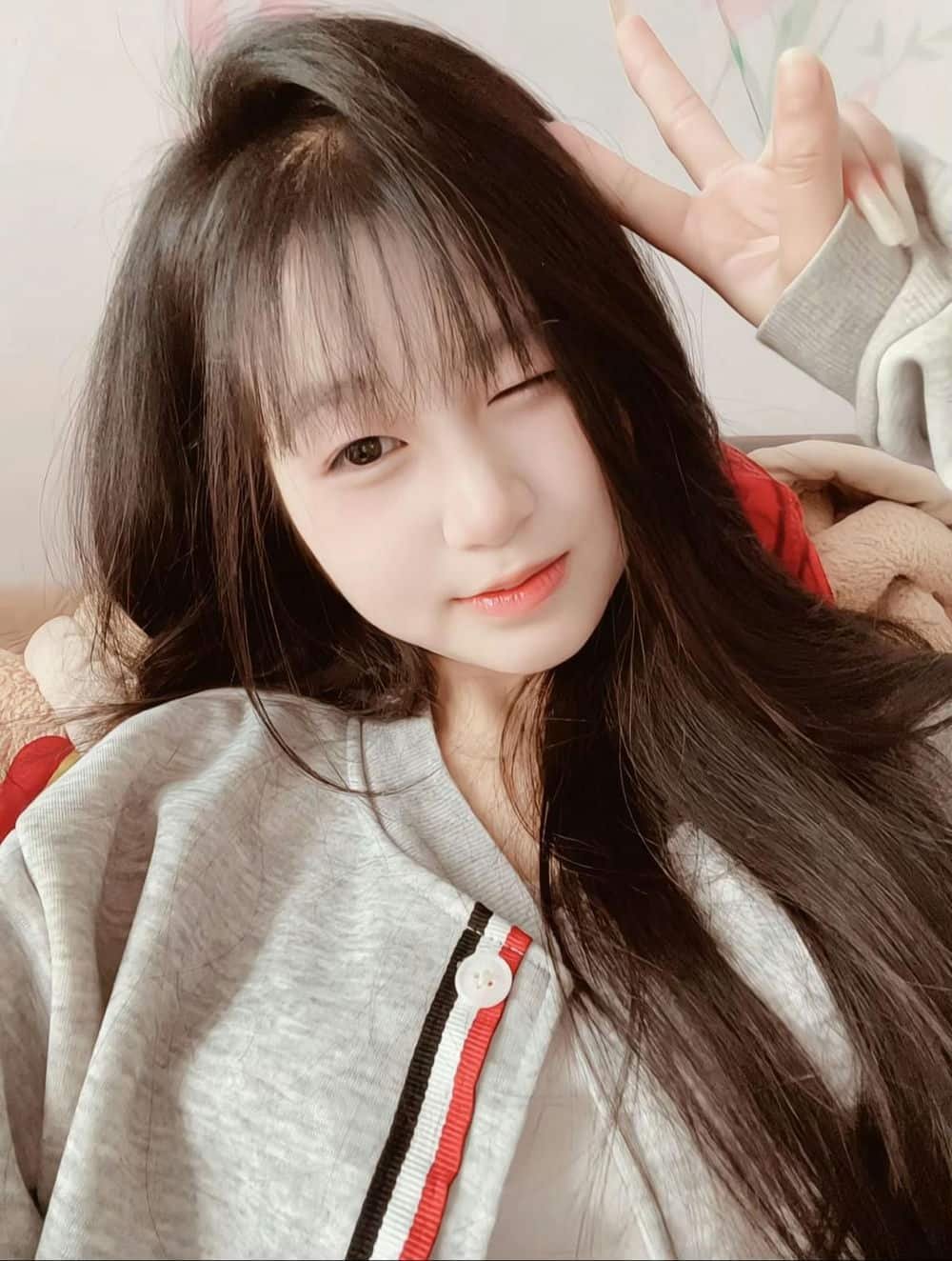 Gái xinh 2k8 cuốn hút