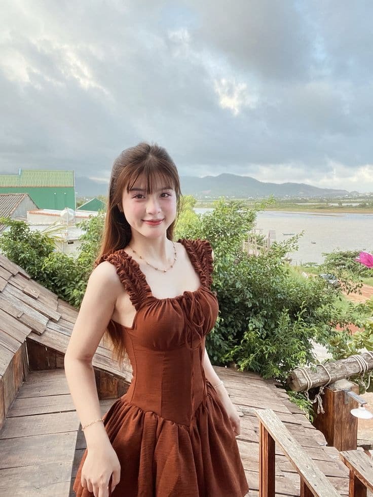 Gái xinh cười hiền dịu dàng