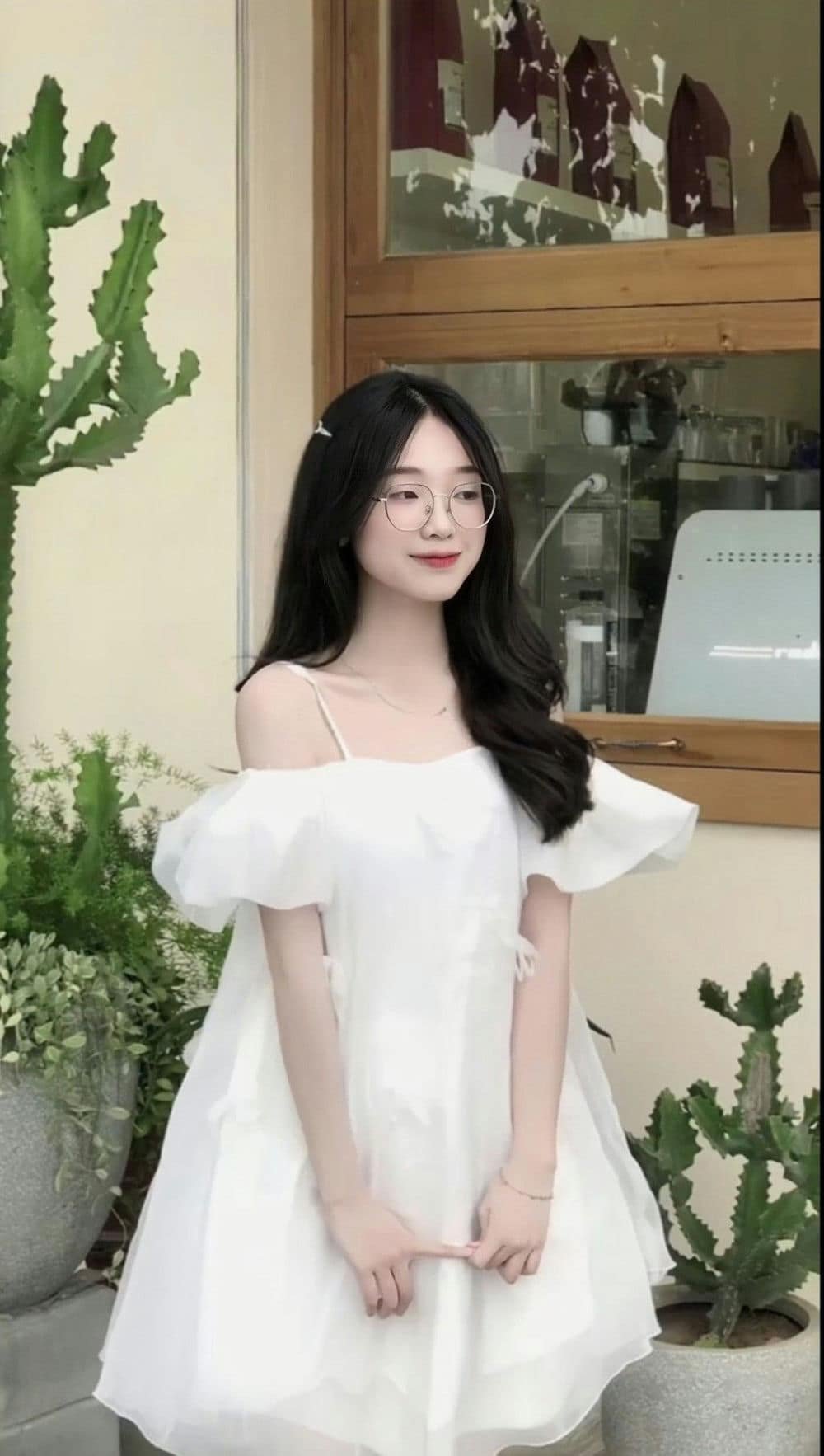 Gái xinh đeo kính dễ thương