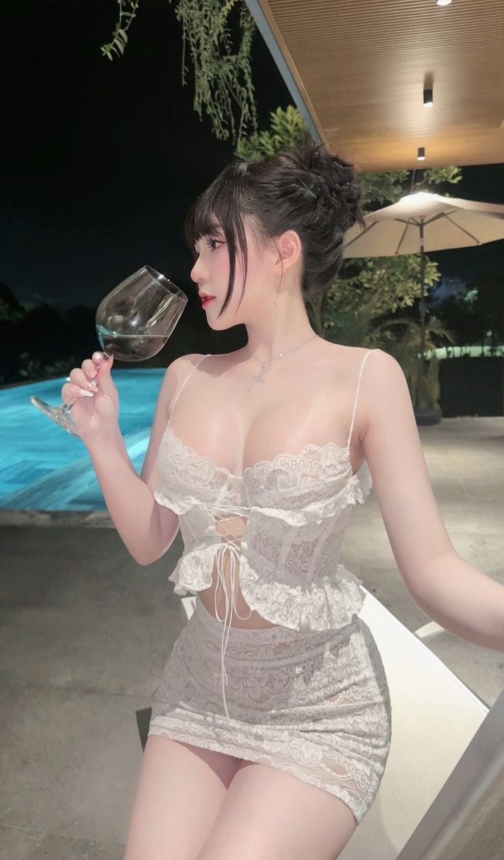 Gái xinh khoe nét quyến rũ