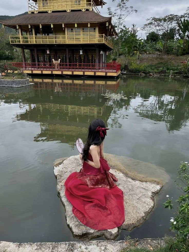 Gái xinh quay lưng xinh