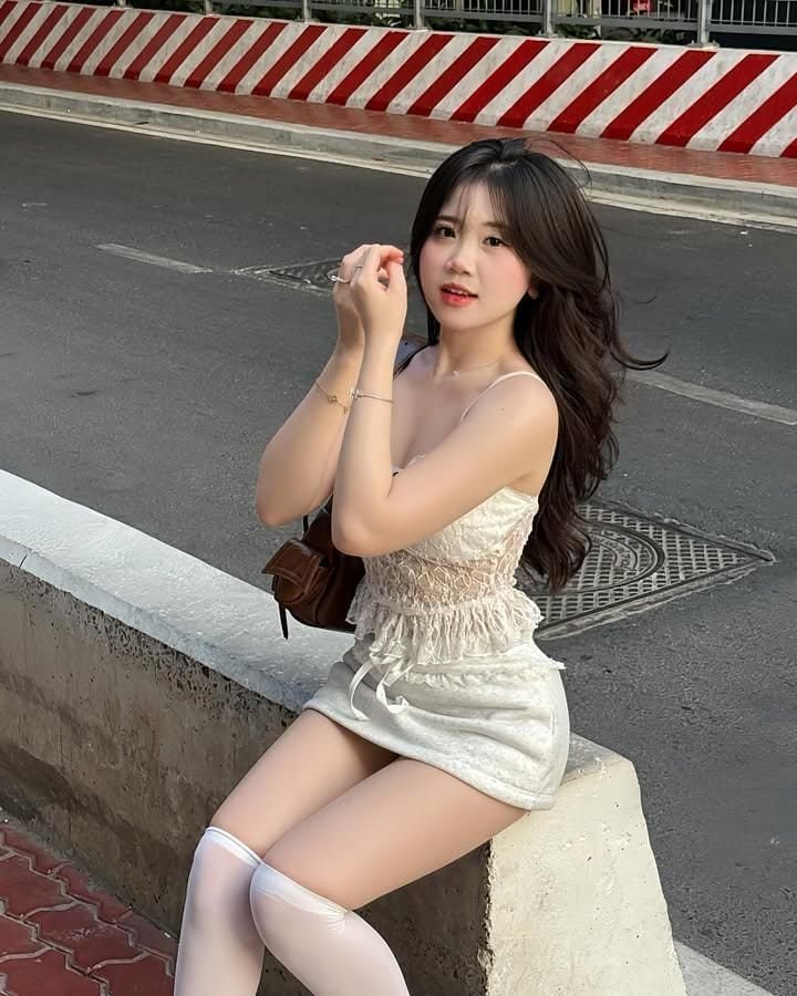 Hot girl 2k8 trẻ trung