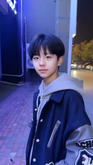 Trai đẹp k11 phong cách