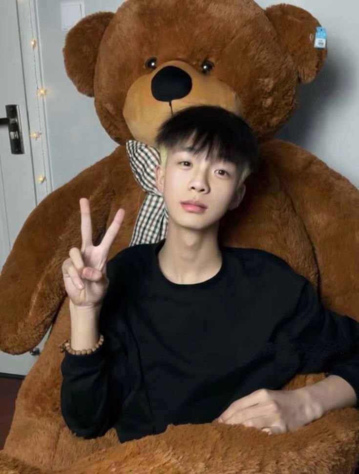 Trai đẹp lớp 7 tự tin