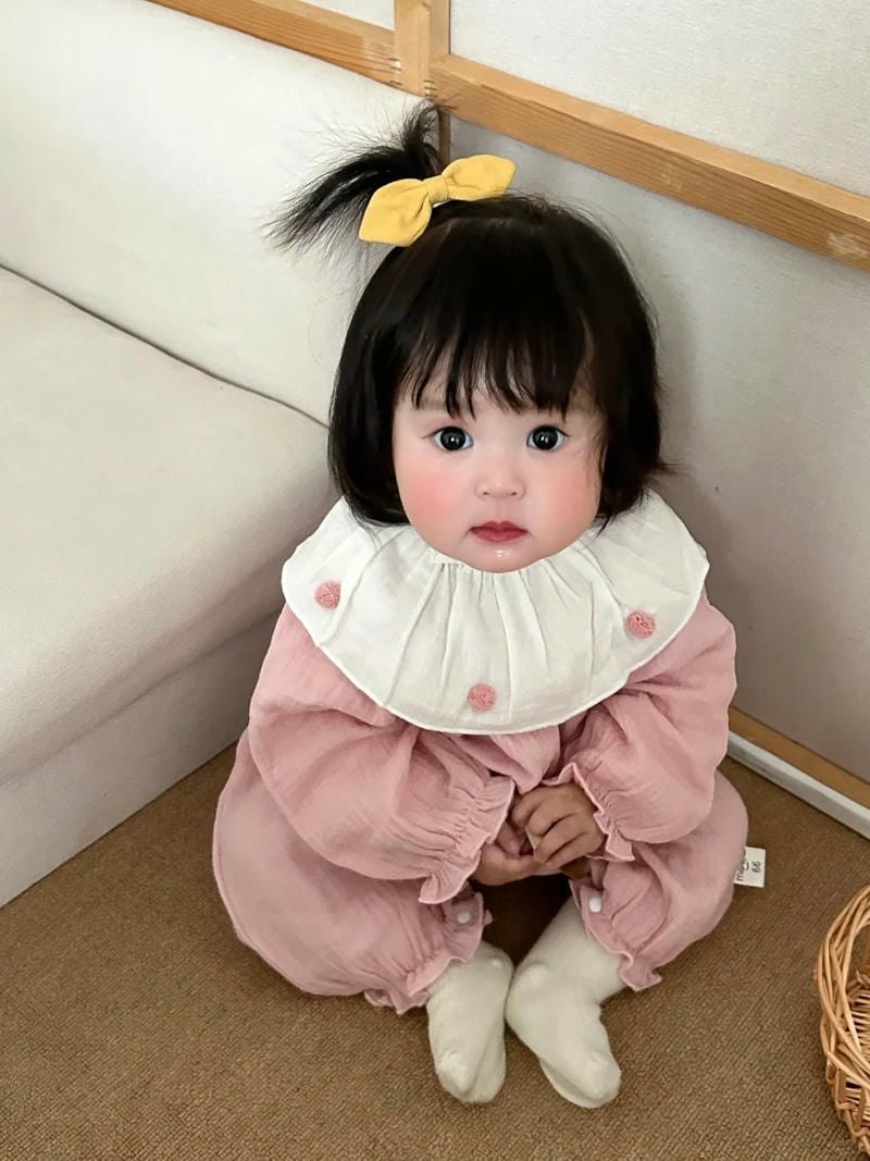 ảnh bé gái xinh xắn đáng yêu