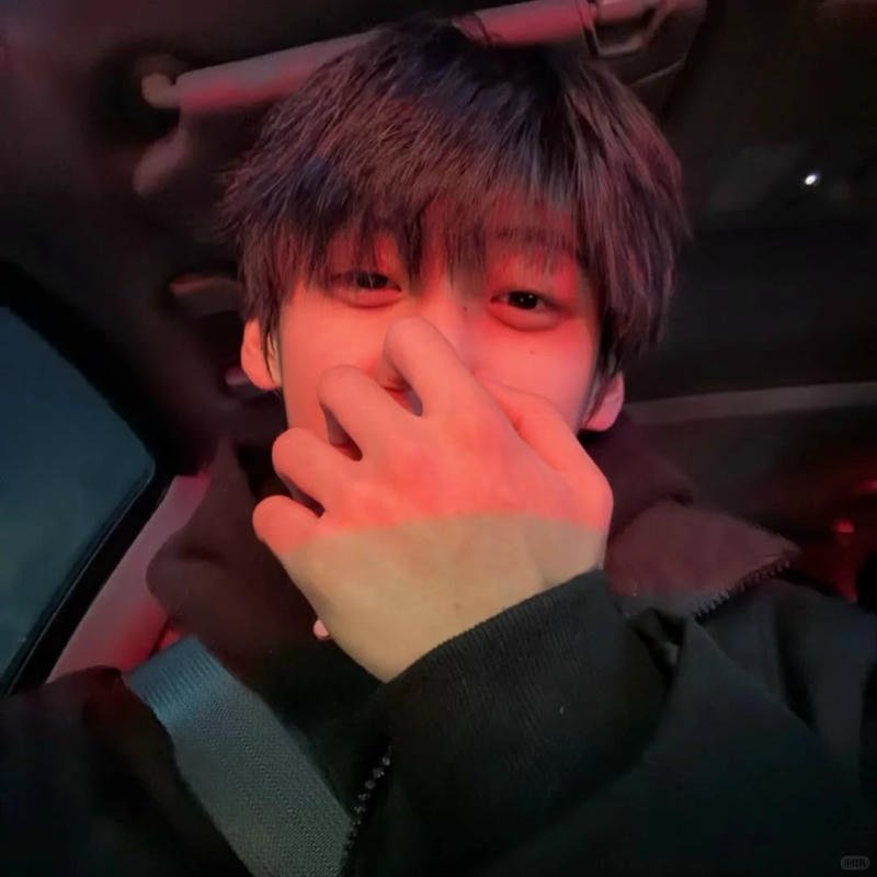 ảnh chân dung giấu mặt