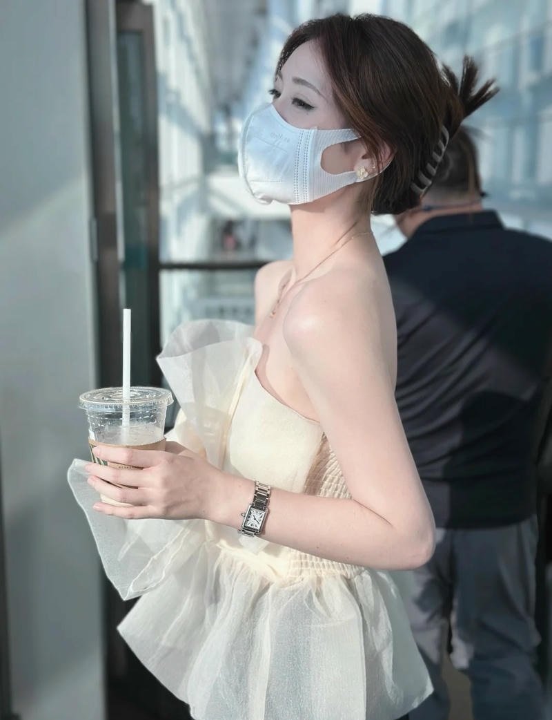 ảnh cô gái xinh da trắng sáng