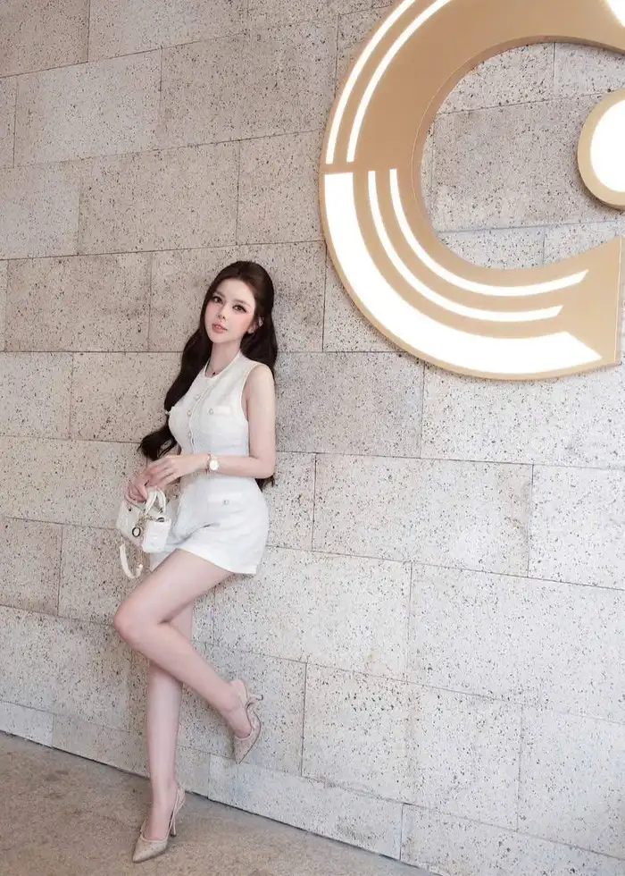 anh gái công sở xinh