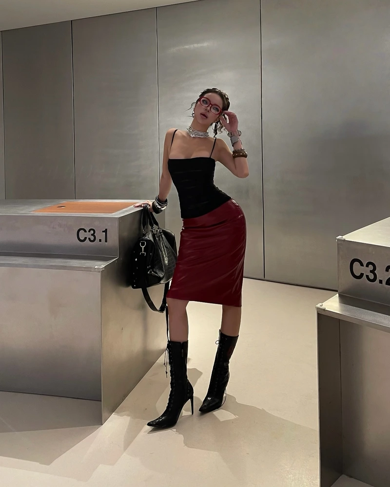 ảnh gái đeo kính