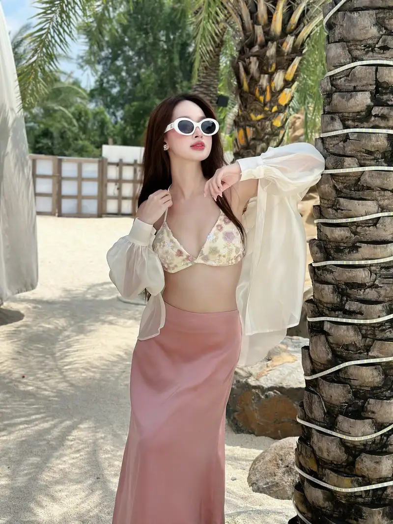 ảnh gái đeo kính siêu đẹp