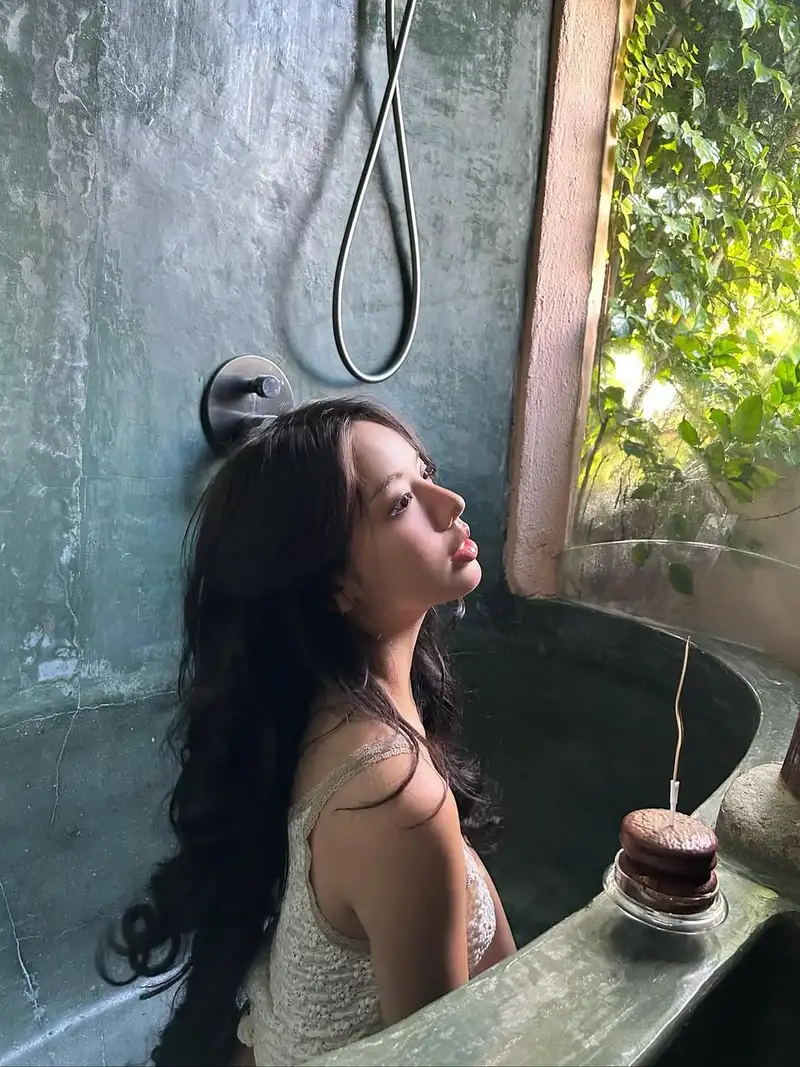 ảnh gái quay lưng xinh