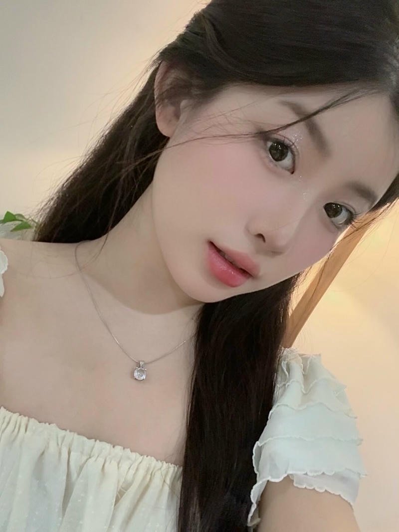 ảnh gái xinh 2k7 trong trẻo