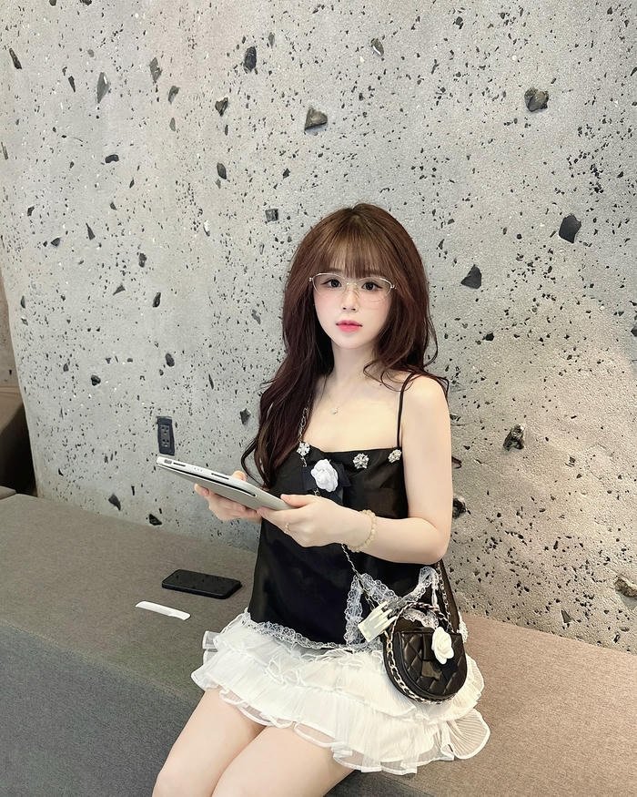 ảnh gái xinh 2k9 tươi cười