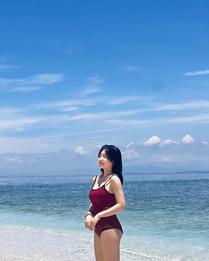 ảnh gái xinh bikini biển quyến rũ
