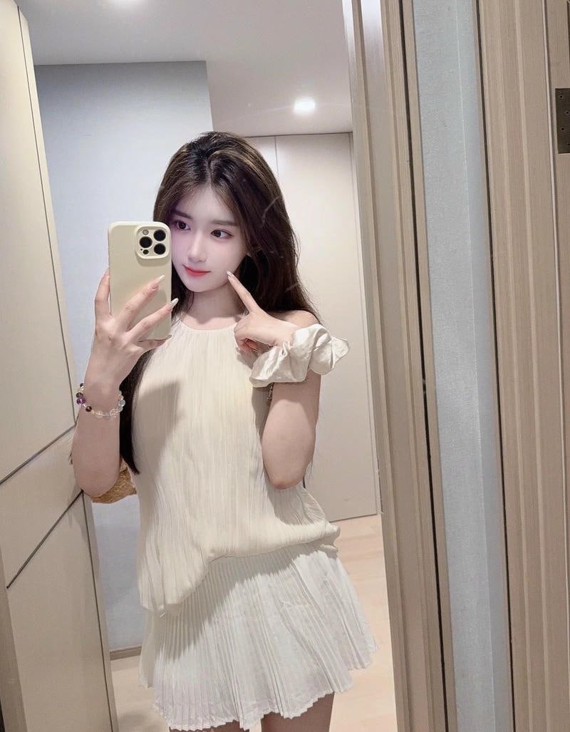 ảnh gái xinh da trắng mịn màng