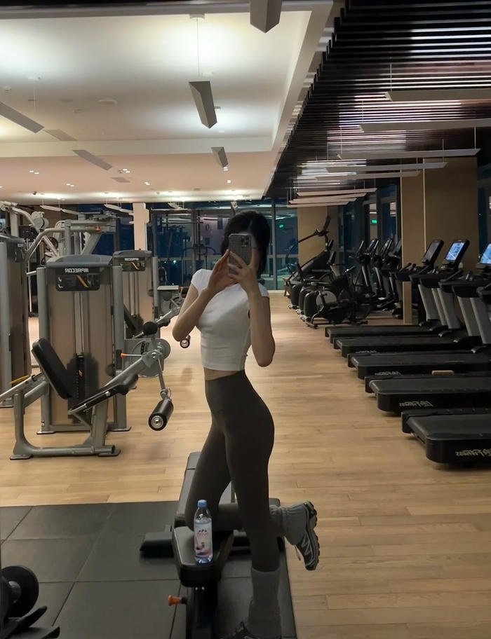 ảnh gái xinh gym đẹp