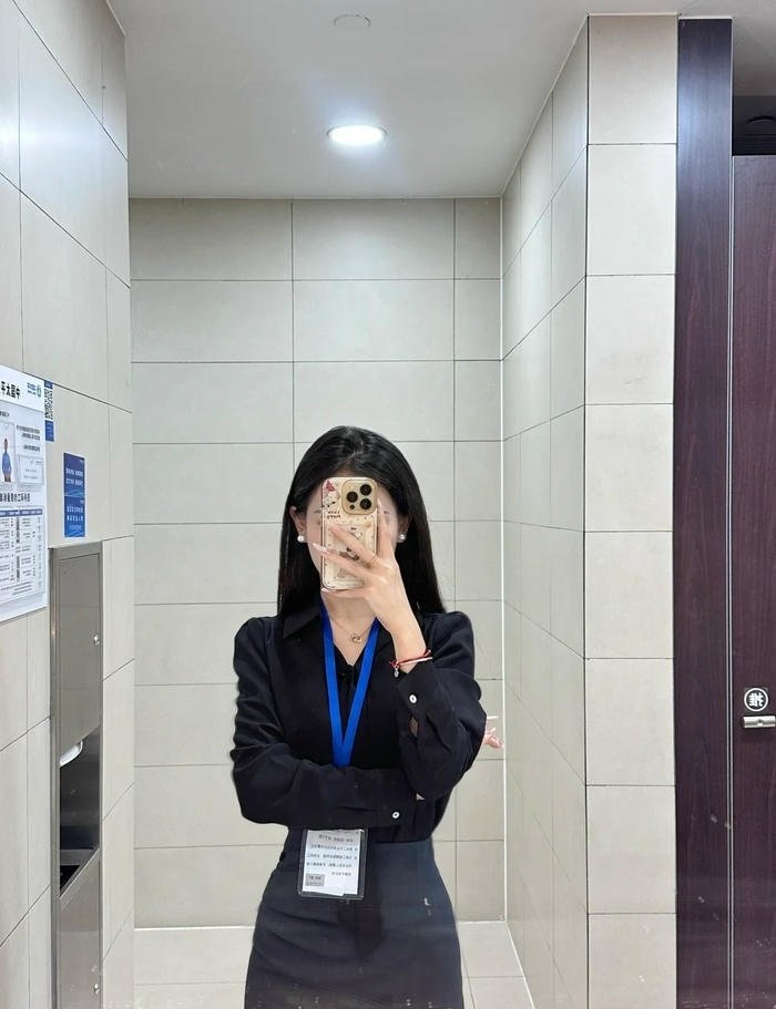 ảnh gái xinh mặc áo sơ mi