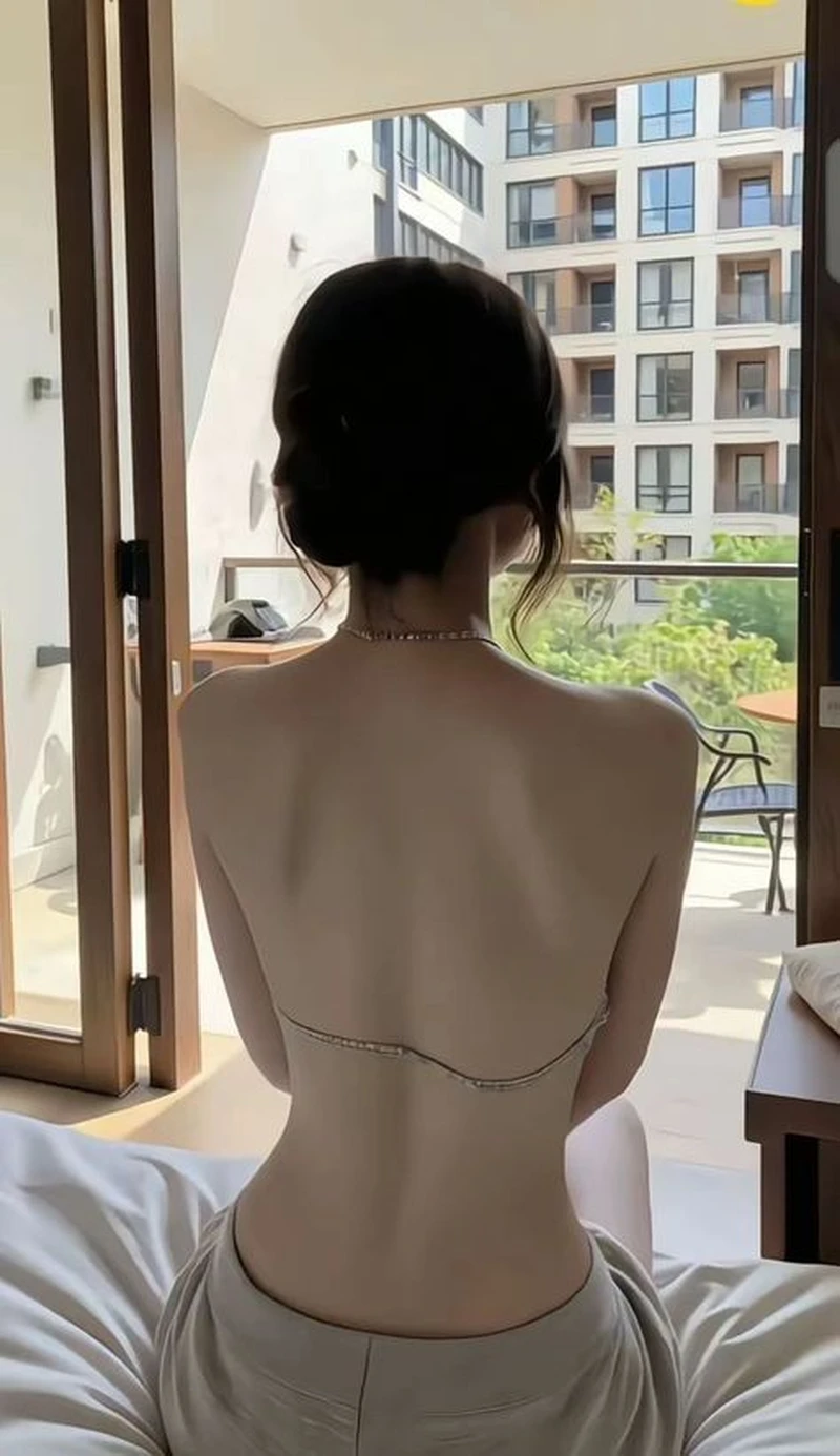 ảnh gái xinh quay lưng