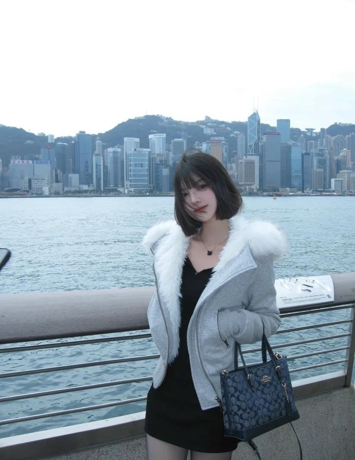 ảnh gái xinh tóc ngắn cuốn hút