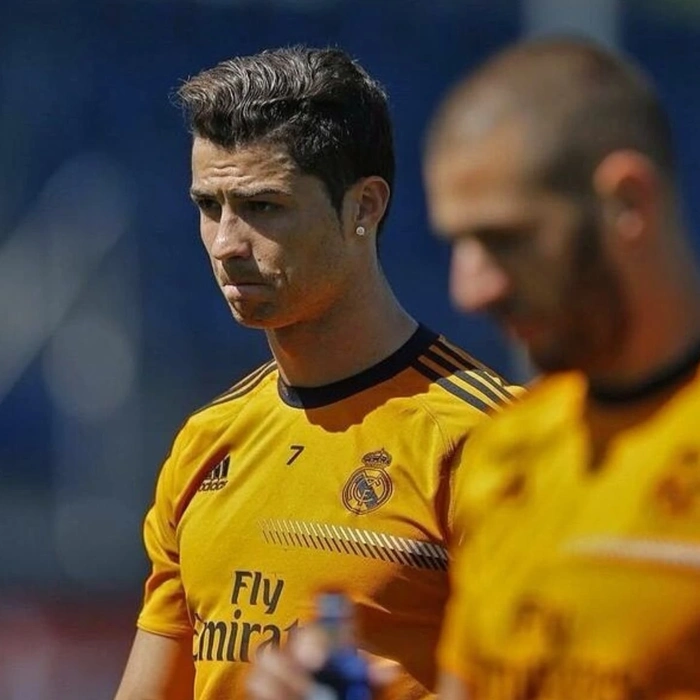 ảnh ronaldo đẹp trai trẻ trung