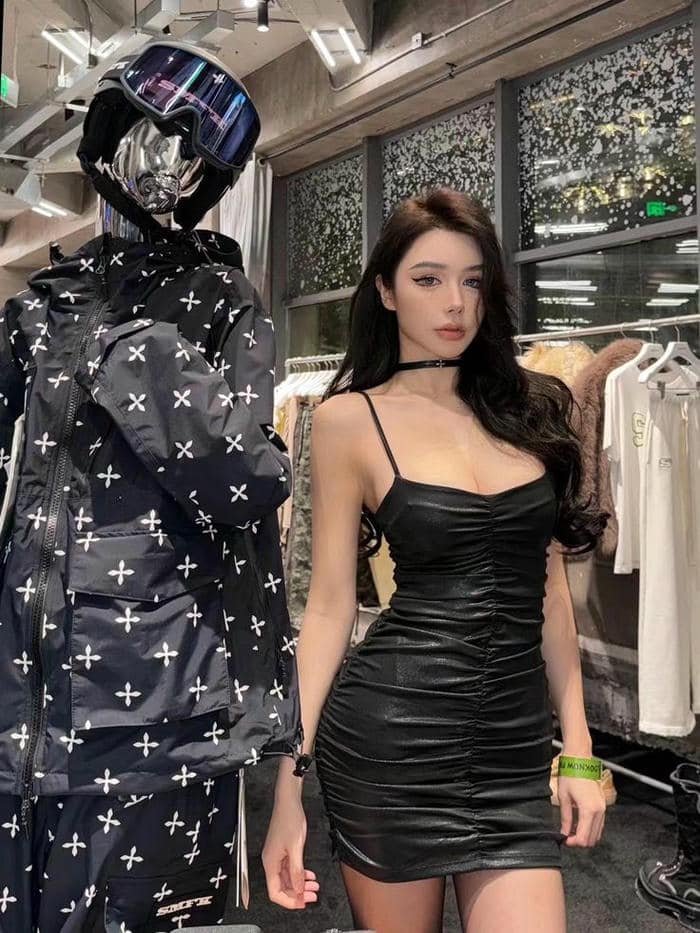 ảnh street style áo hai dây