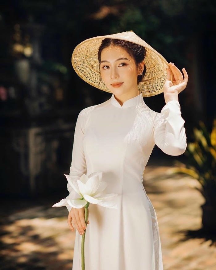 ảnh studio áo dài trắng