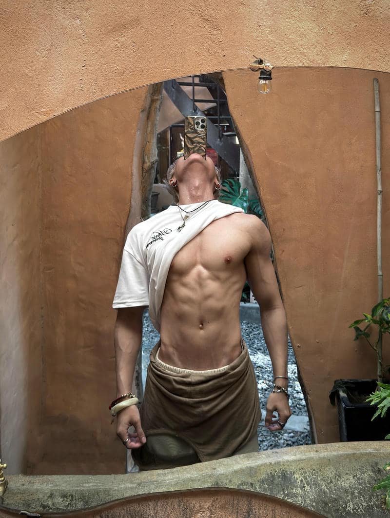 ảnh trai đẹp cơ bụng đường nét