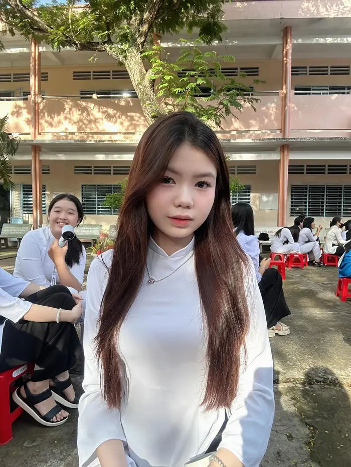 bé gái 2009 xinh hiền lành trong sáng