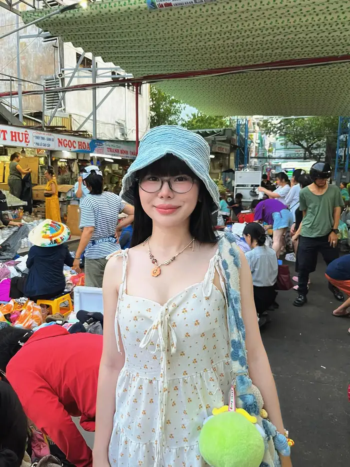 bé gái 2009 xinh học sinh hồn nhiên