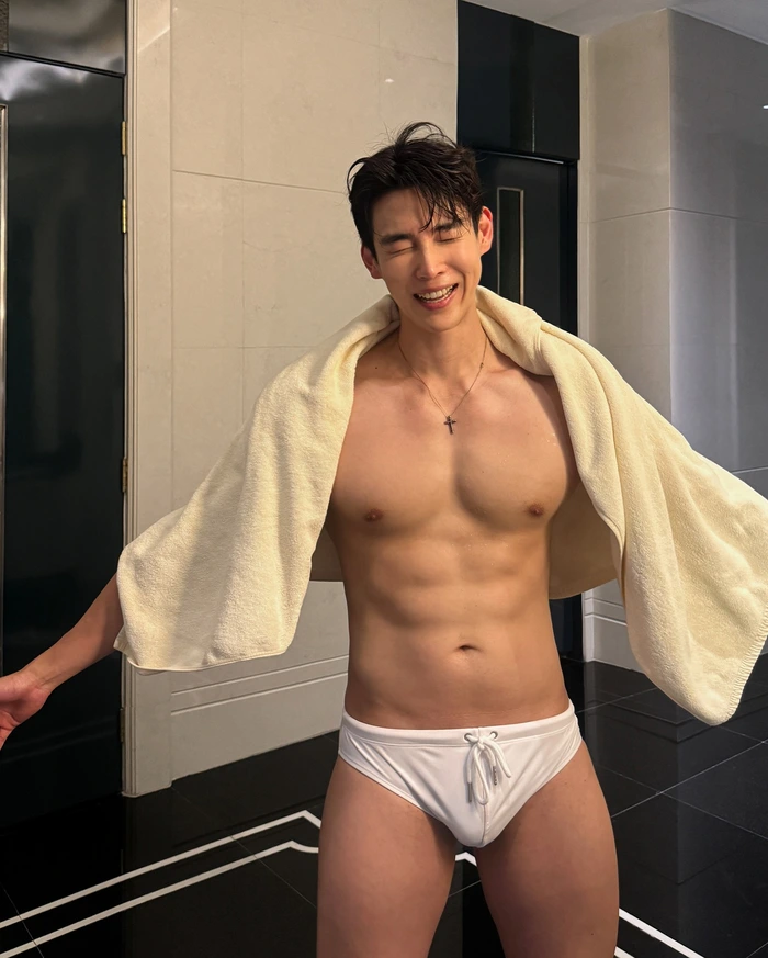 body trai đẹp hàn quốc 6 múi
