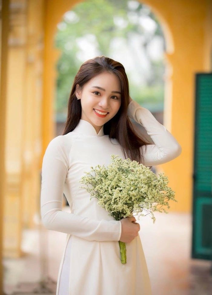 cô gái áo dài học sinh