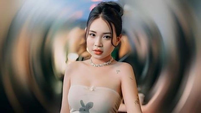 cô gái cá tính quẩy