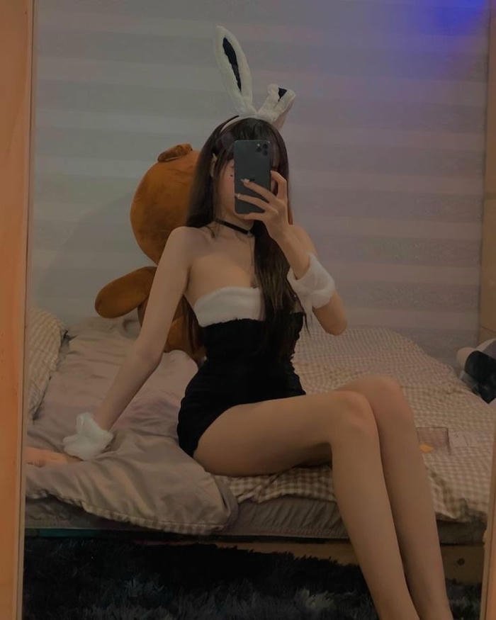 cô gái thần thái quyến rũ