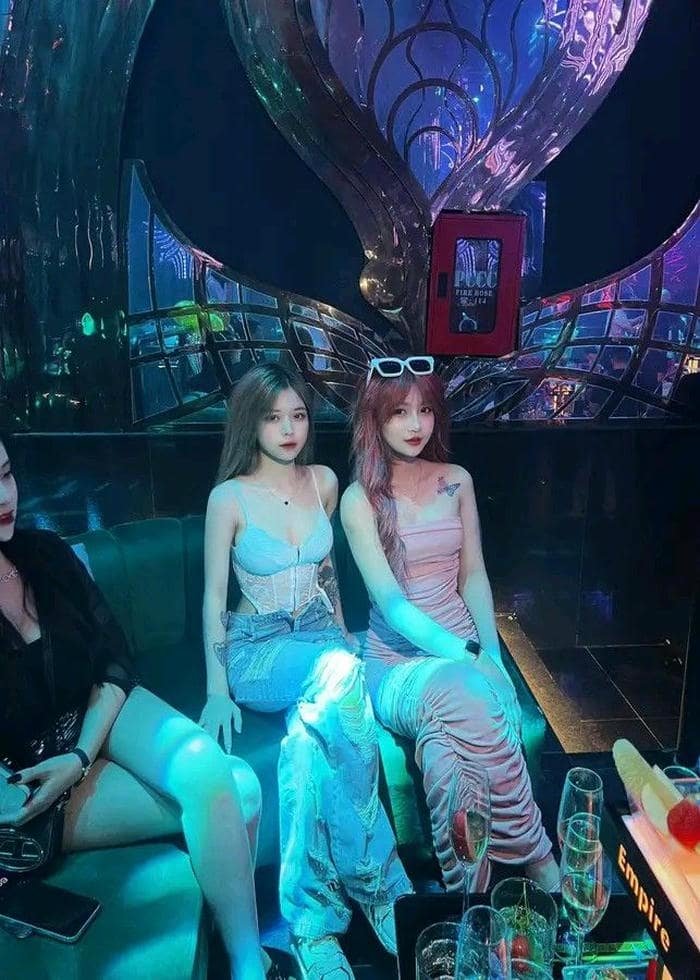 cô gái tự tin sàn nhảy