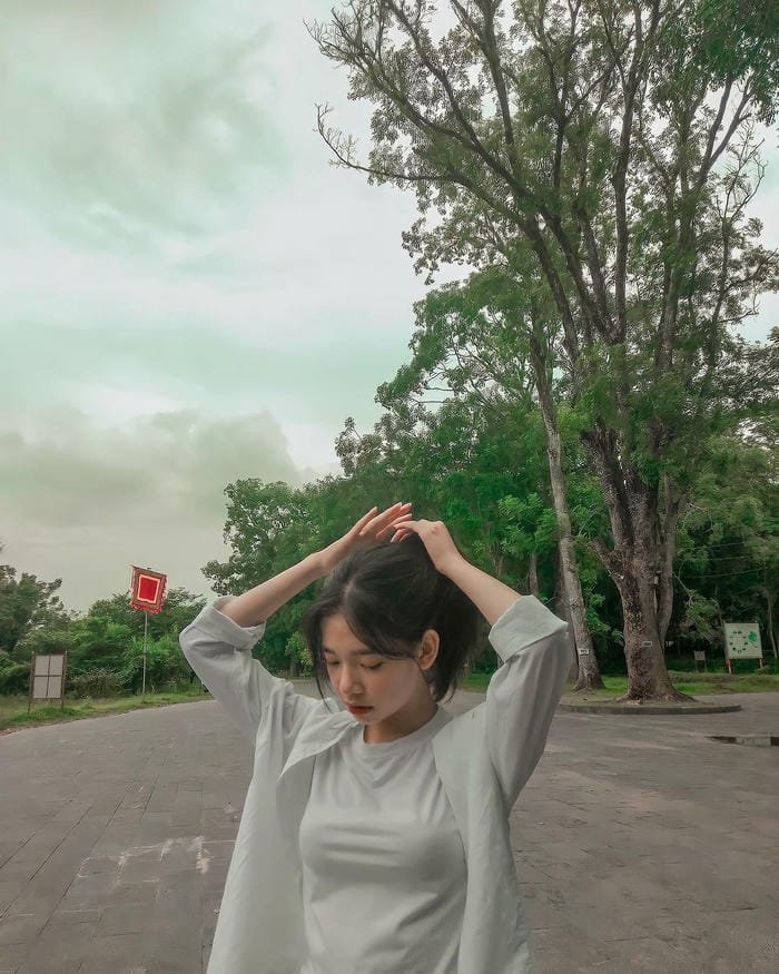 con gái xinh đẹp chụp ảnh
