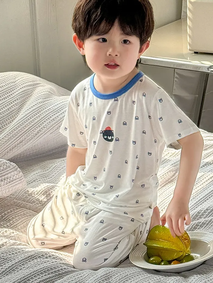 em bé đẹp trai rạng rỡ