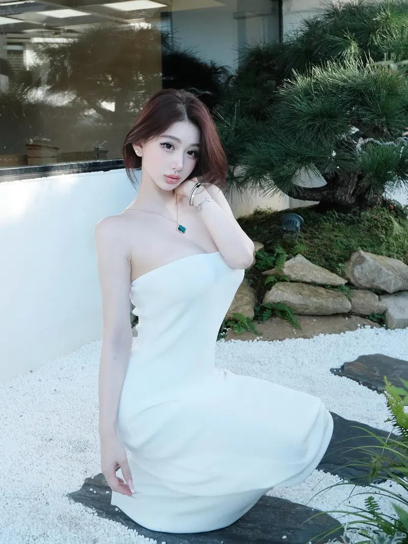 gái khoe ngực cực xinh