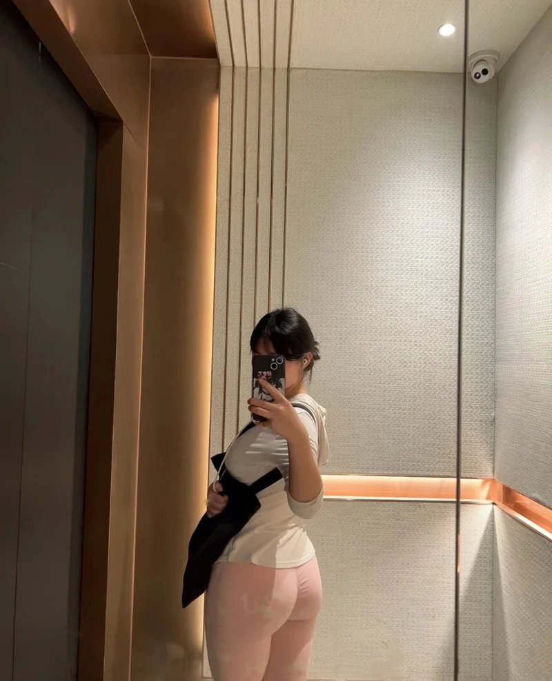 gái mông to siêu xinh