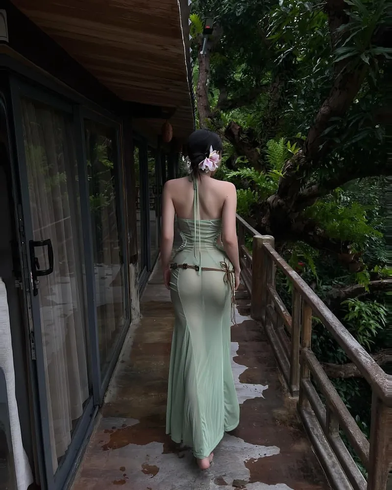 gái quay lưng xinh cực