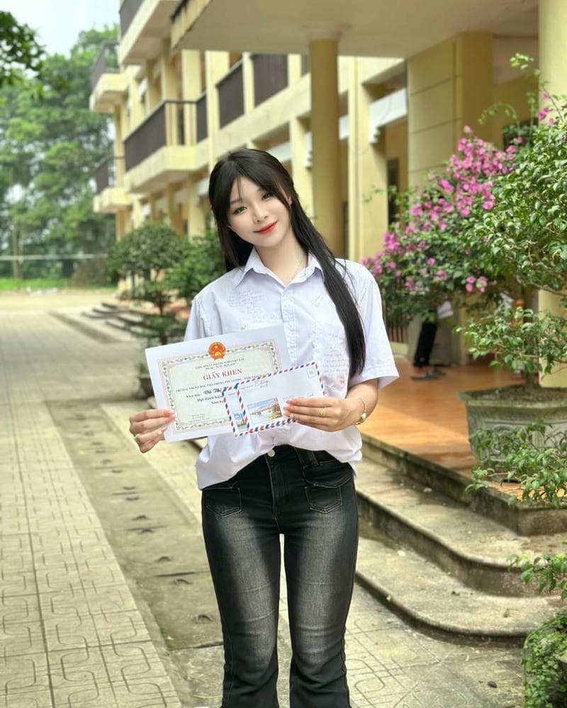 gái xinh 2k12 body nhỏ nhắn