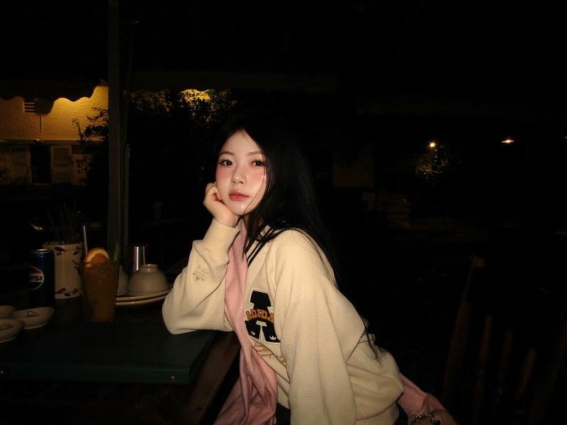 gái xinh 2k12 pose ngồi xổm cute