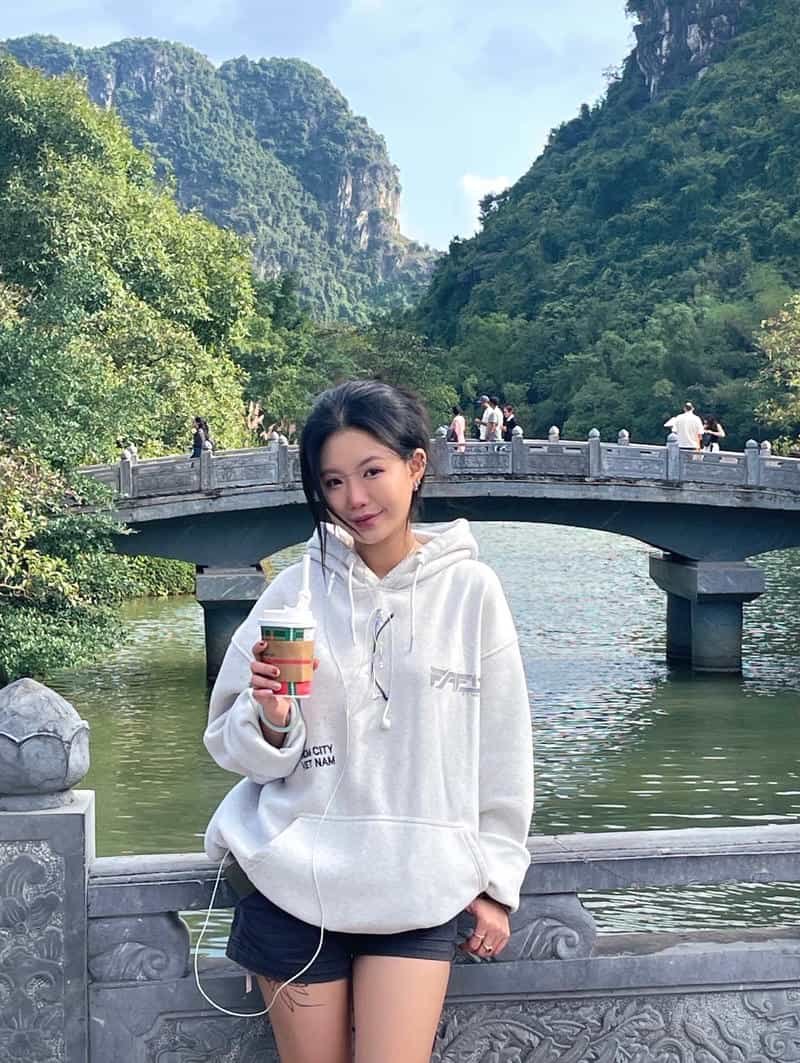 gái xinh 2k12 selfie gương cute