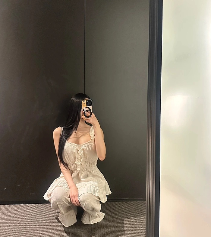 gái xinh 2k6 dễ mến