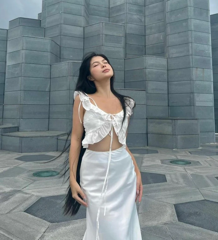 gái xinh 2k6 ngây thơ