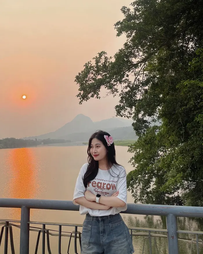 gái xinh 2k8 dễ mến