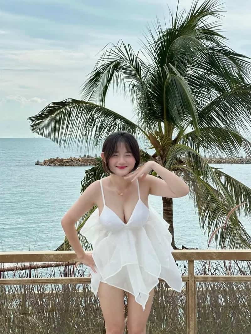 gái xinh bikini biển cá tính