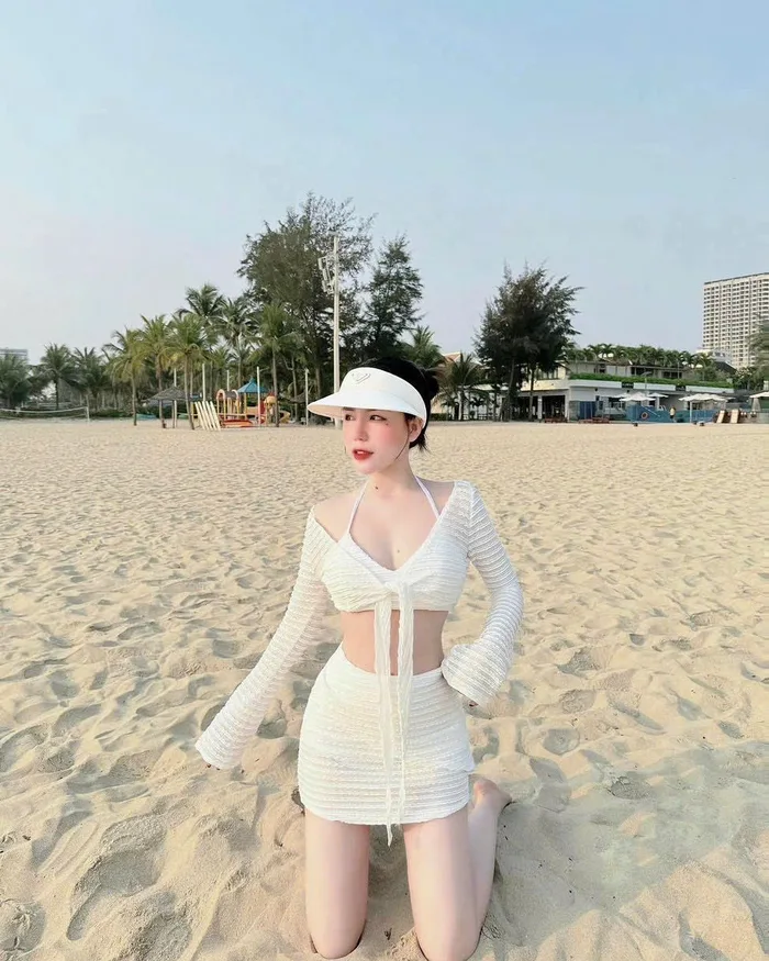 gái xinh bikini biển trẻ trung quyến rũ